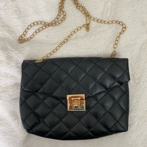 🎉5FOR25 black quilted handbag